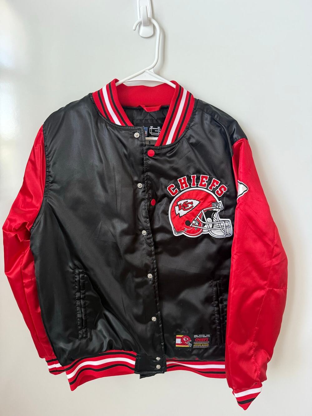 NWT NFL Kansas City Chiefs Varsity Bomber Jacket Black/Red Size S